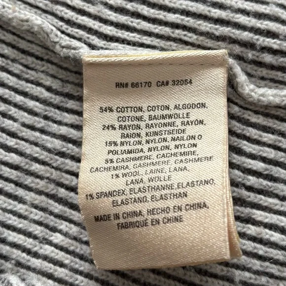 MOTH for ANTHROPOLOGIE Gray Knit Madison Park Poncho, size XS/S - Picture 9 of 10